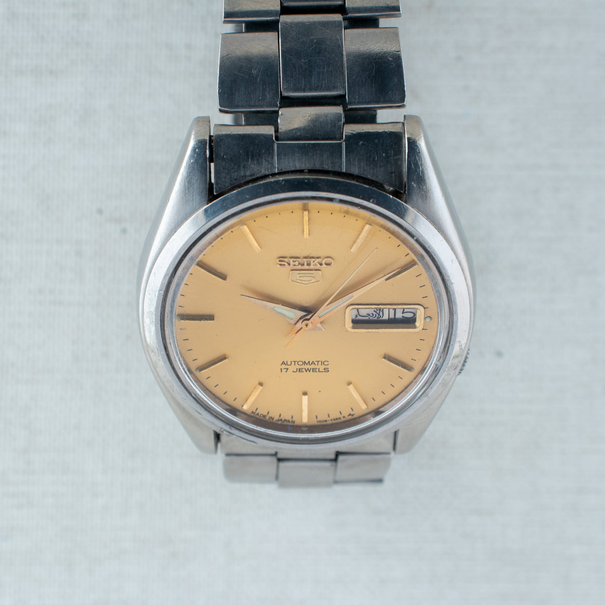 Vintage Seiko 5 7009-821J Automatic 17J Gold Dial Day Date Wristwatch
