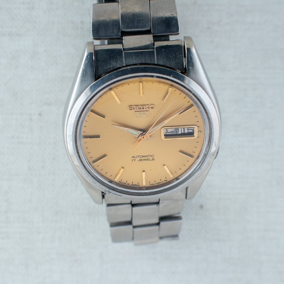 Vintage Seiko 5 7009-821J Automatic 17J Gold Dial Day Date Wristwatch
