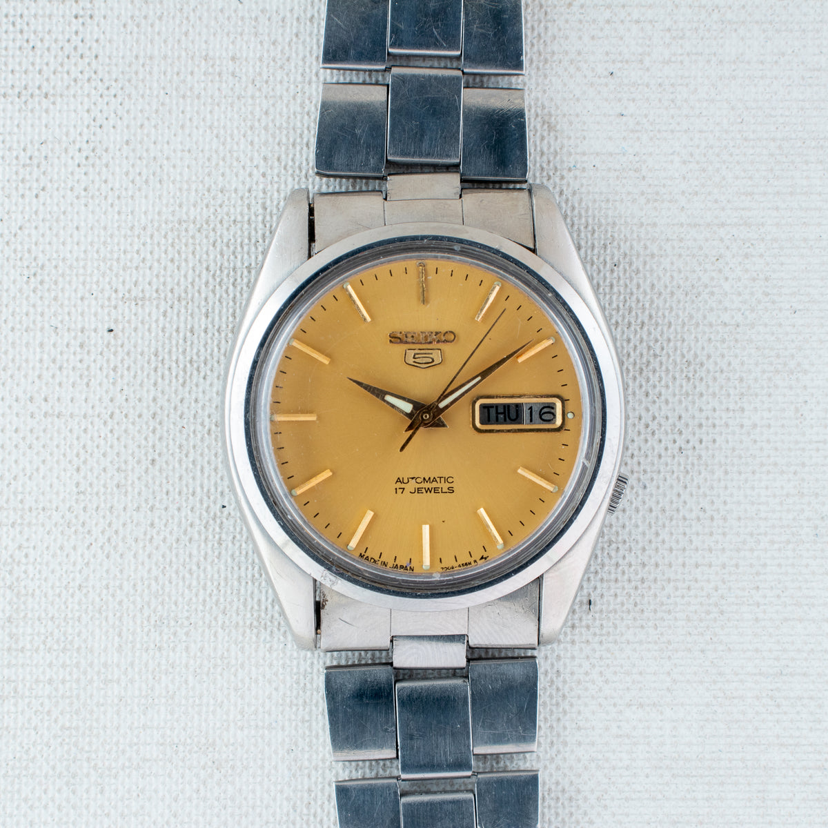 Vintage Seiko 5 7009-821J Automatic 17J Gold Dial Day Date Wristwatch