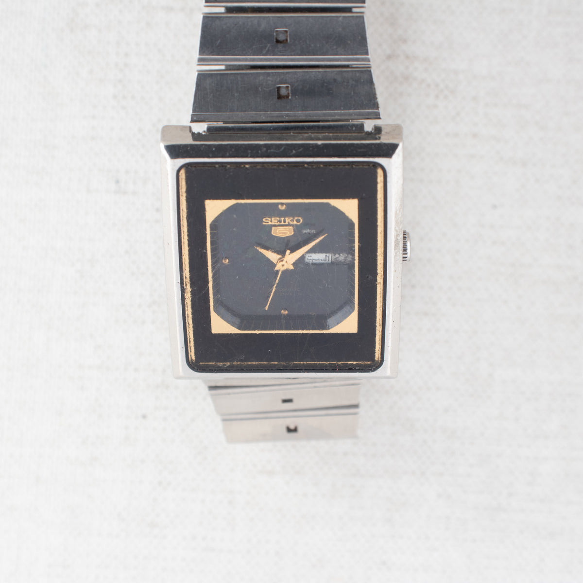 Vintage Seiko 5 2949-5110 Automatic 23J Black Dial Day Date Wristwatch