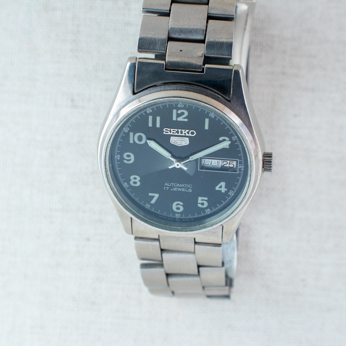 Vintage Seiko 5 4216-0020 Automatic 17J Black Dial Day Date Wristwatch