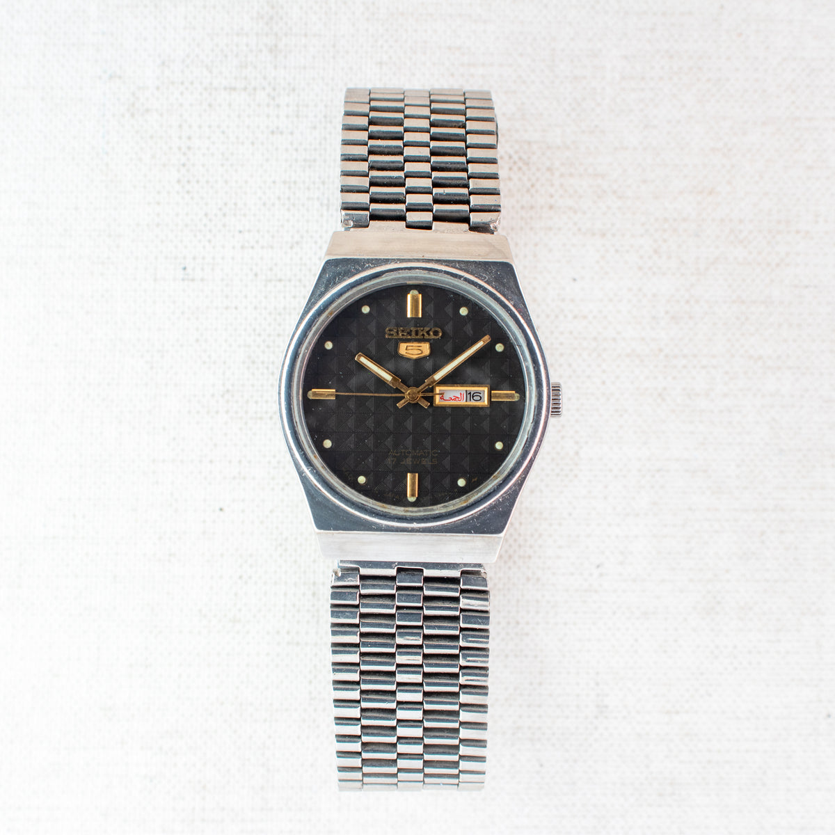 Vintage Seiko 5 4206-0591 Automatic 17J Black Dial Day Date Wristwatch