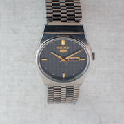 Vintage Seiko 5 4206-0591 Automatic 17J Black Dial Day Date Wristwatch