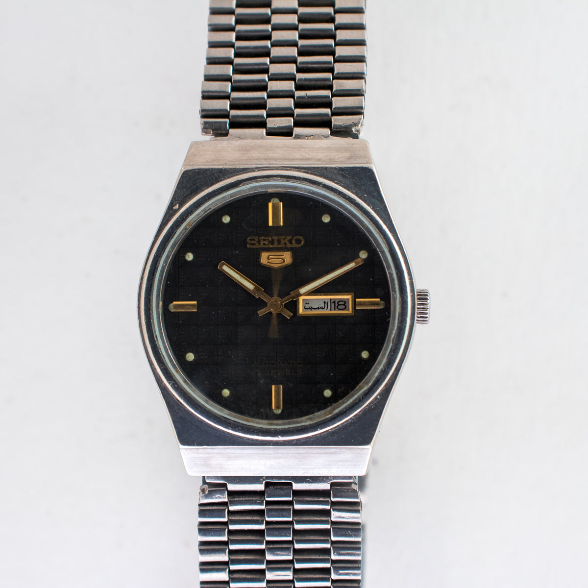 Vintage Seiko 5 4206-0591 Automatic 17J Black Dial Day Date Wristwatch