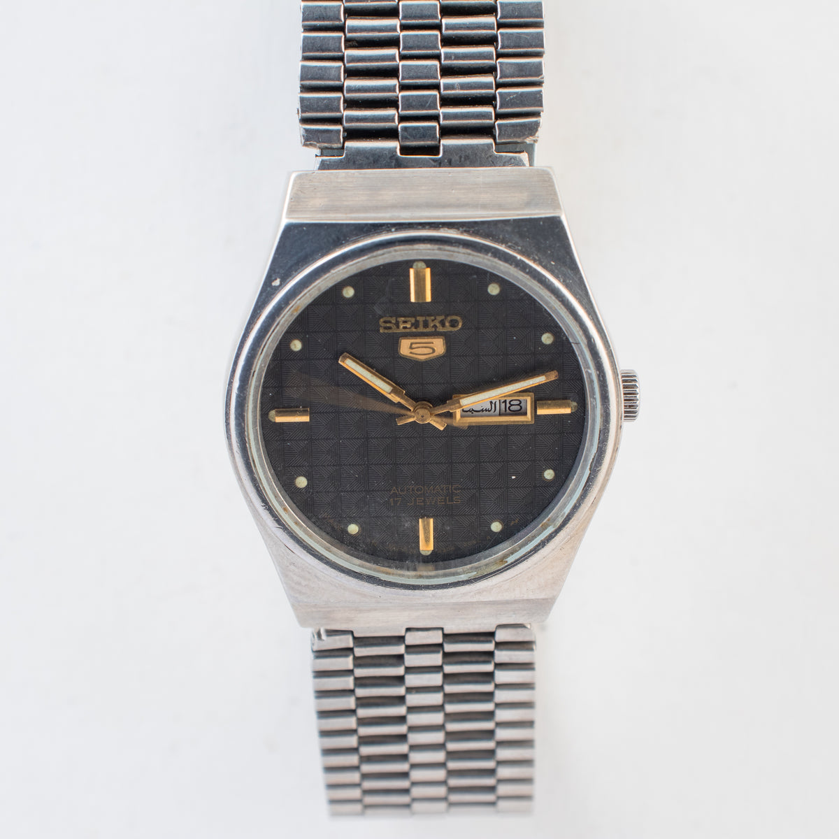 Vintage Seiko 5 4206-0591 Automatic 17J Black Dial Day Date Wristwatch