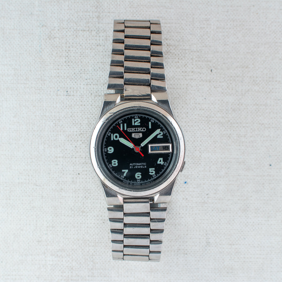 Vintage Seiko 5 4227-00C0 Automatic 21J Black Dial Day Date Wristwatch