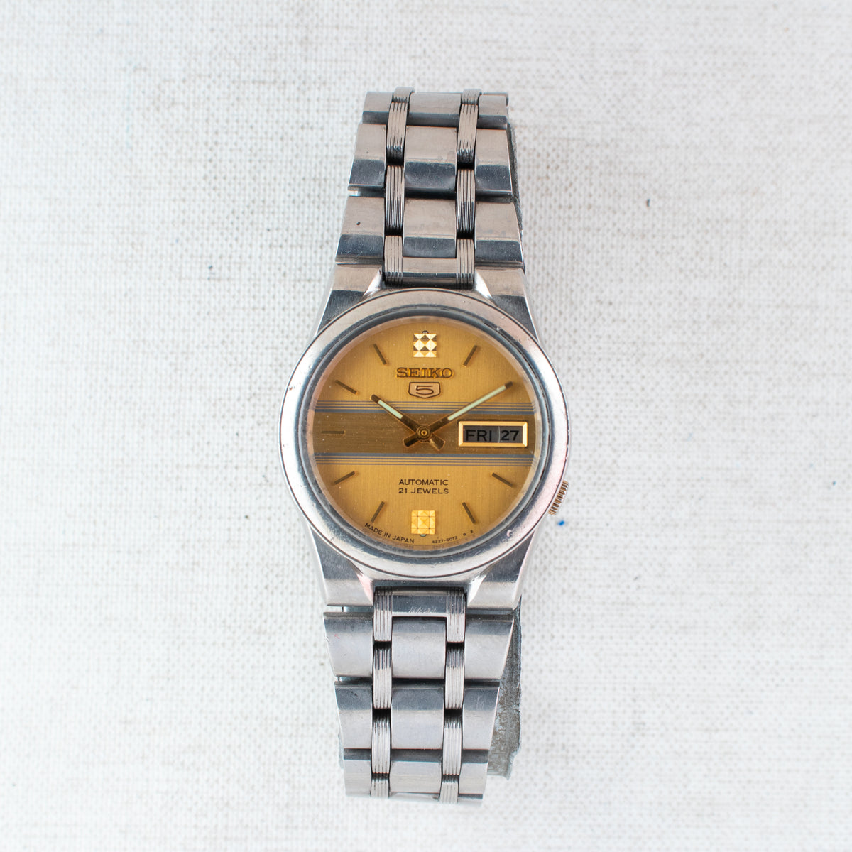 Vintage Seiko 5 4227-00C0 Automatic 21J Gold Dial Day Date Wristwatch