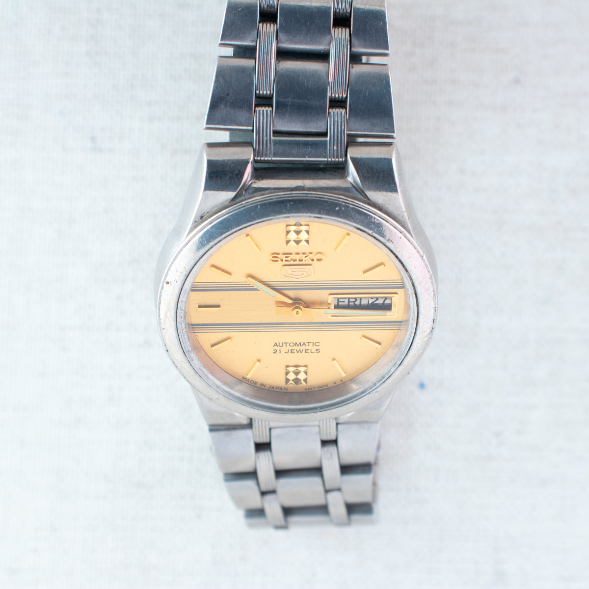 Vintage Seiko 5 4227-00C0 Automatic 21J Gold Dial Day Date Wristwatch