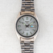 Vintage Seiko 5 7S26-3040 Automatic 21J Silver Dial Day Date Wristwatch
