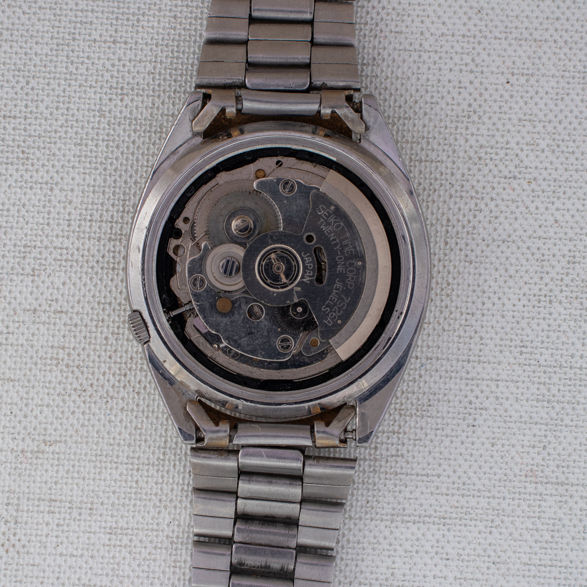 Vintage Seiko 5 7S26-3040 Automatic 21J Silver Dial Day Date Wristwatch