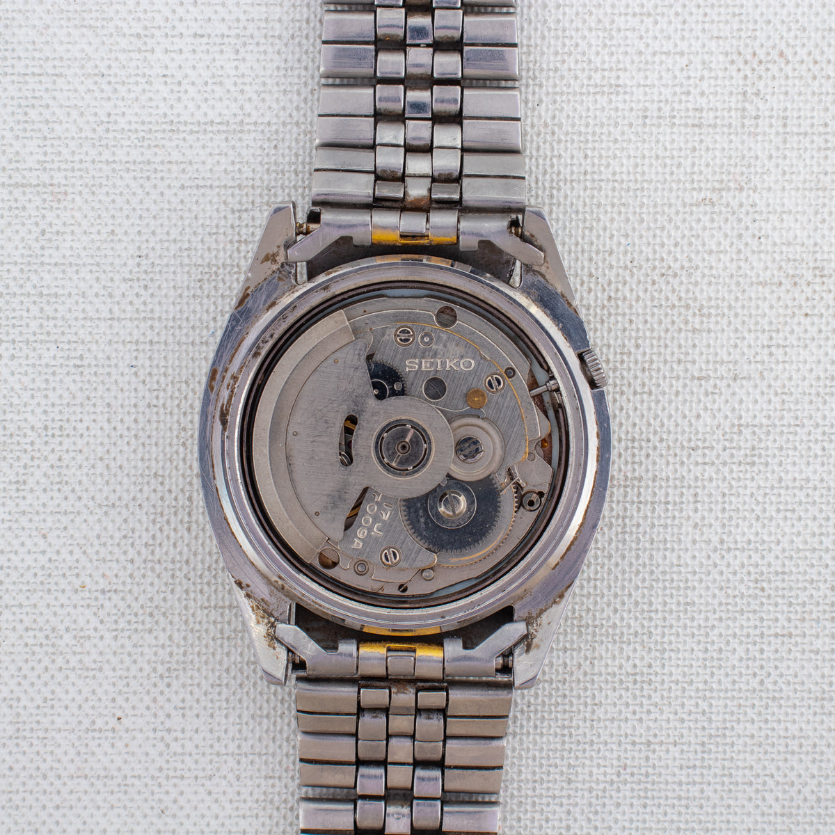 Vintage Seiko 5 7009-821J Automatic 17J Silver Dial Day Date Wristwatch