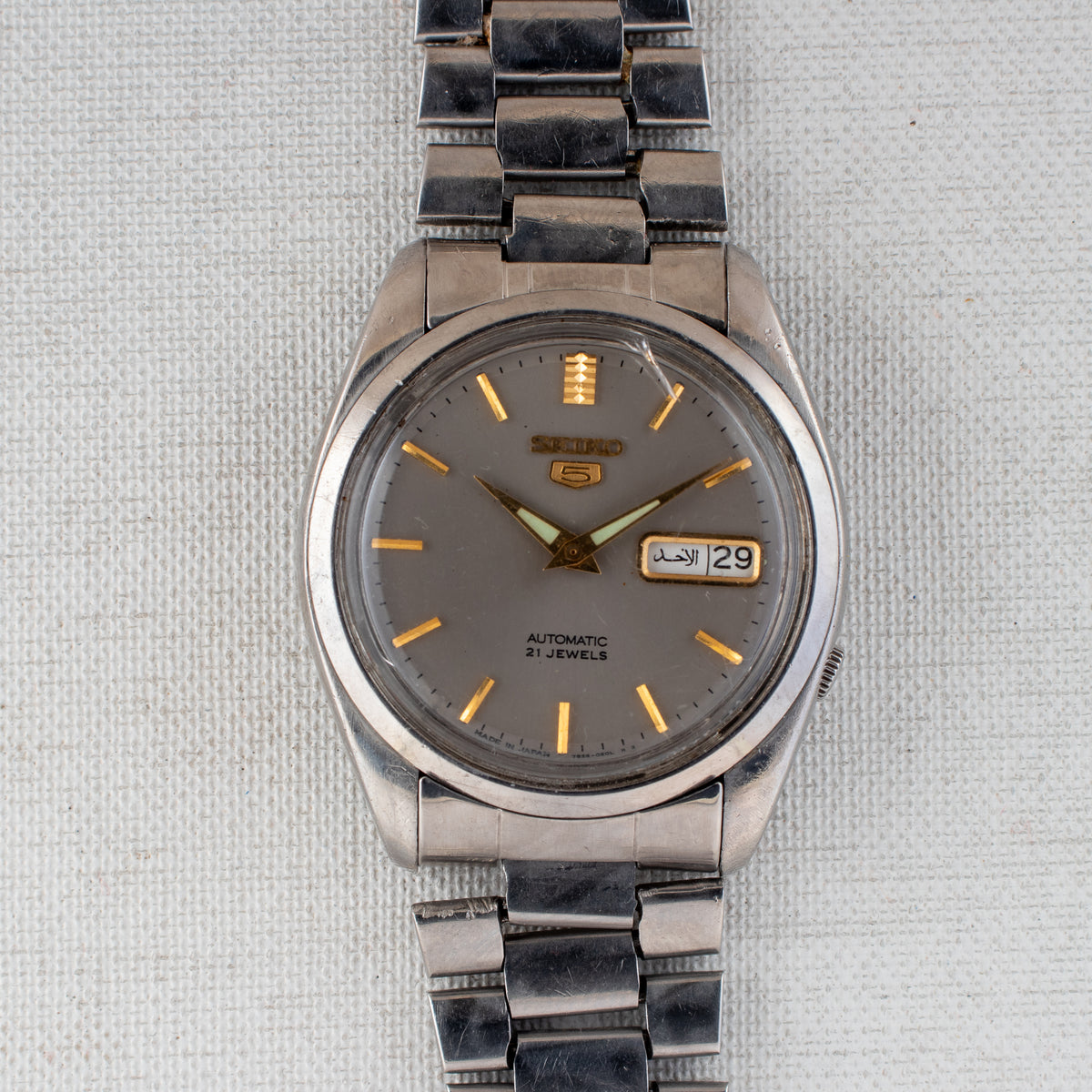 Vintage Seiko 5 7S26-8210 Automatic 21J Grey Dial Day Date Wristwatch