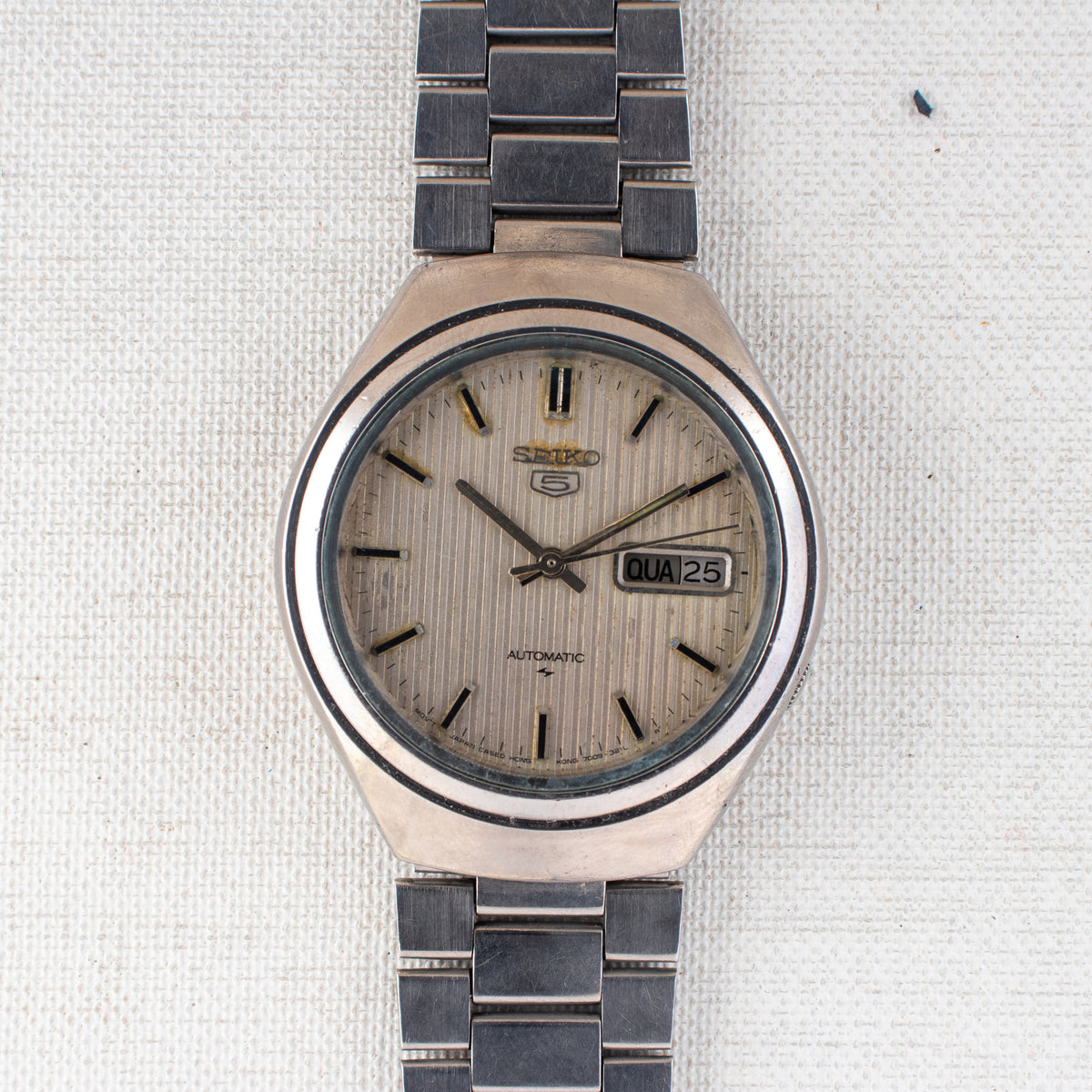 Vintage Seiko 5 7009-8600 Automatic 17J Grey Dial Day Date Wristwatch