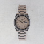 Vintage Seiko 5 7009-885R Automatic 17J Cream Dial Day Date Wristwatch