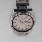 Vintage Seiko 5 7009-885R Automatic 17J Cream Dial Day Date Wristwatch