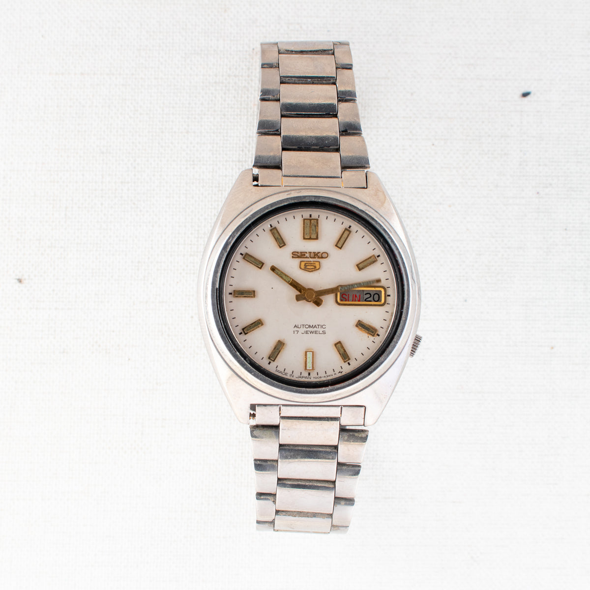Vintage Seiko 5 7009-8331 Automatic 17J White Dial Day Date Wristwatch