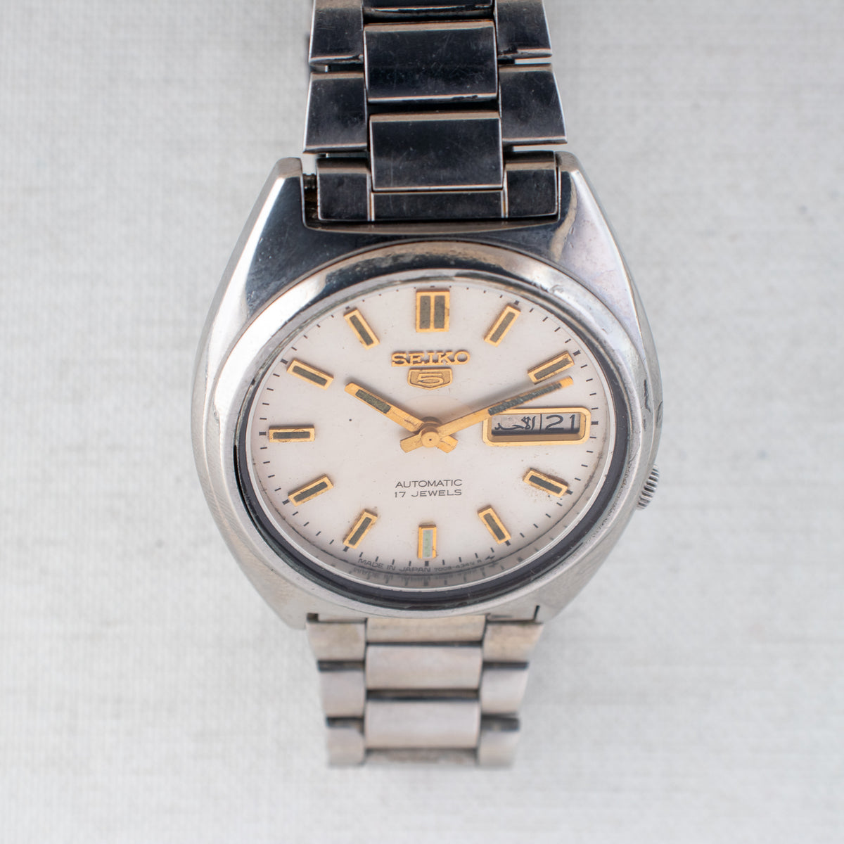 Vintage Seiko 5 7009-8331 Automatic 17J White Dial Day Date Wristwatch