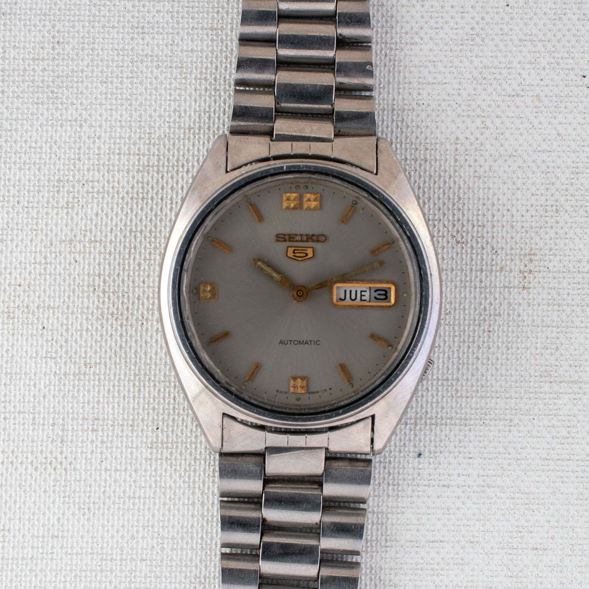 Vintage Seiko 5 6309-8840 Automatic 17J Grey Dial Day Date Wristwatch