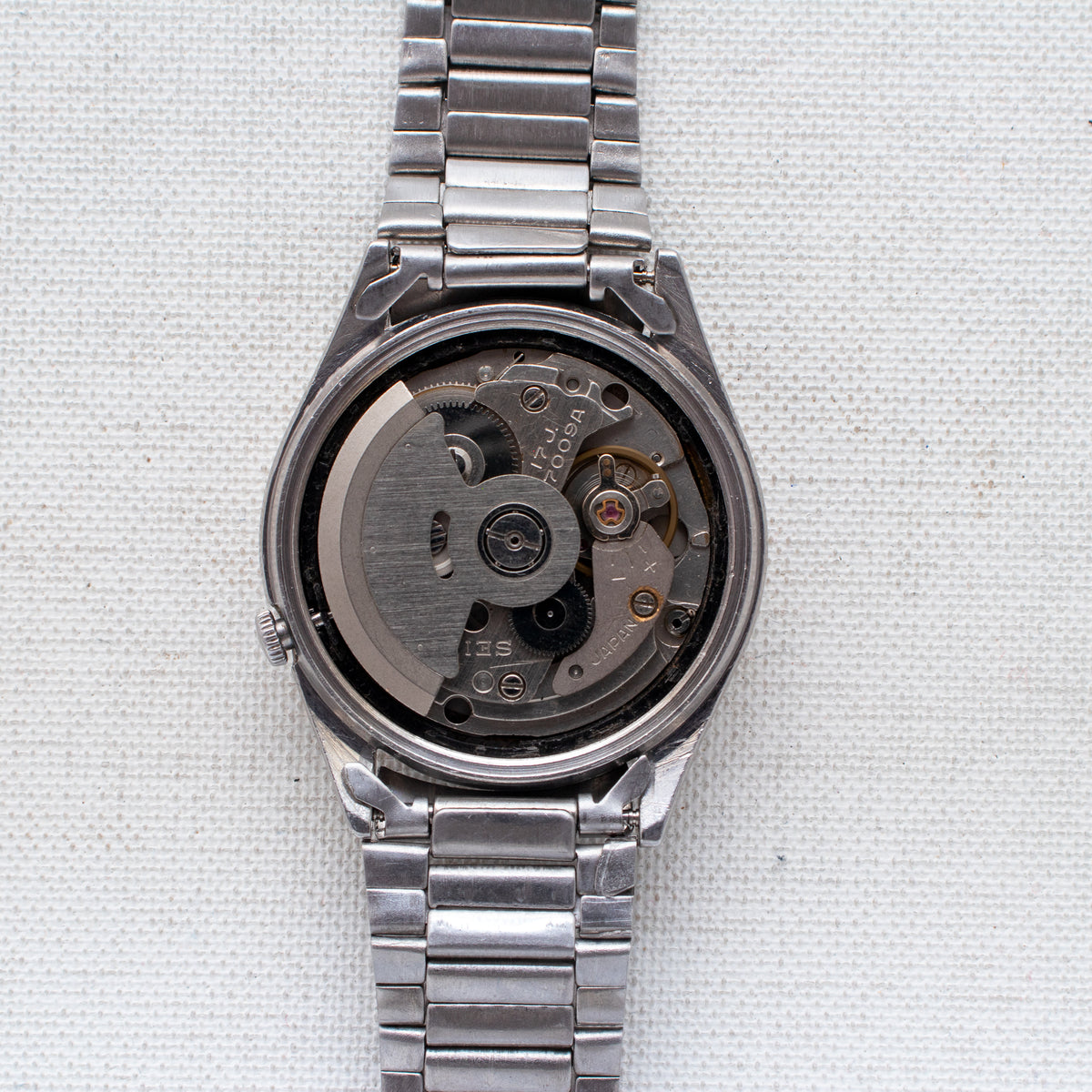 Vintage Seiko 5 7009-3111 Automatic 17J Cream Dial Day Date Wristwatch