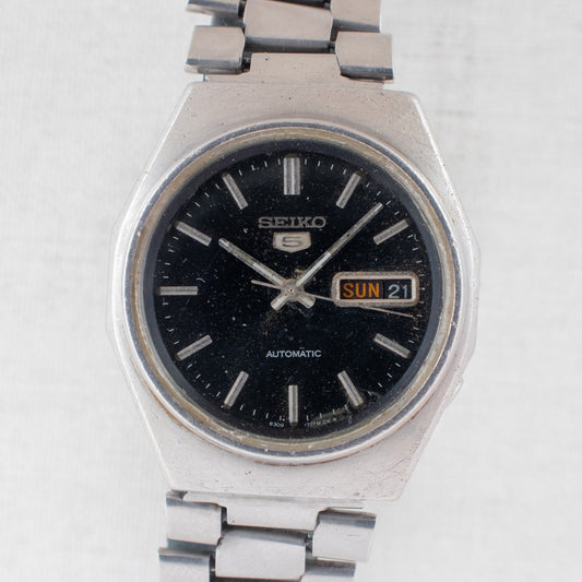 Vintage Seiko 5 6309-7160 Automatic 17J Black Dial Day Date Wristwatch