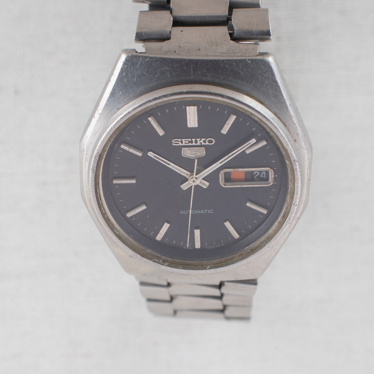 Vintage Seiko 5 6309-7160 Automatic 17J Black Dial Day Date Wristwatch