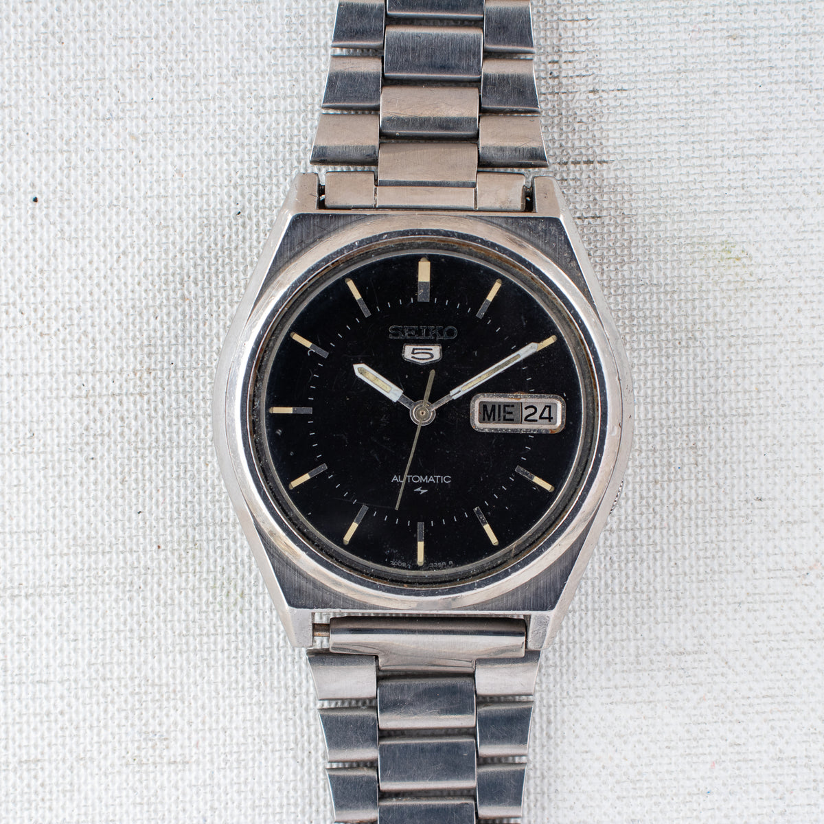 Vintage Seiko 5 7009-8760 Automatic 17J Black Dial Day Date Wristwatch