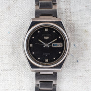 Vintage Seiko 5 7009-8530 Automatic 17J Black Dial Day Date Wristwatch