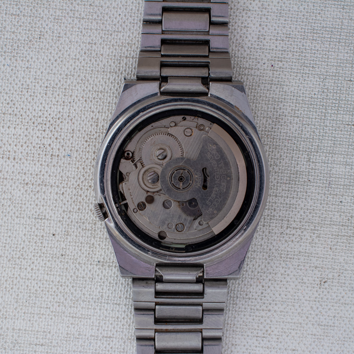 Vintage Seiko 5 7009-3101 Automatic 17J Black Dial Day Date Wristwatch