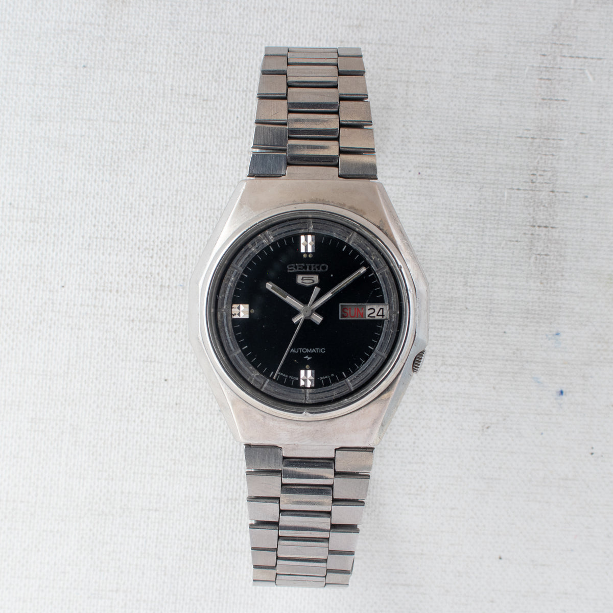 Vintage Seiko 5 7009-8830 Automatic 17J Black Dial Day Date Wristwatch