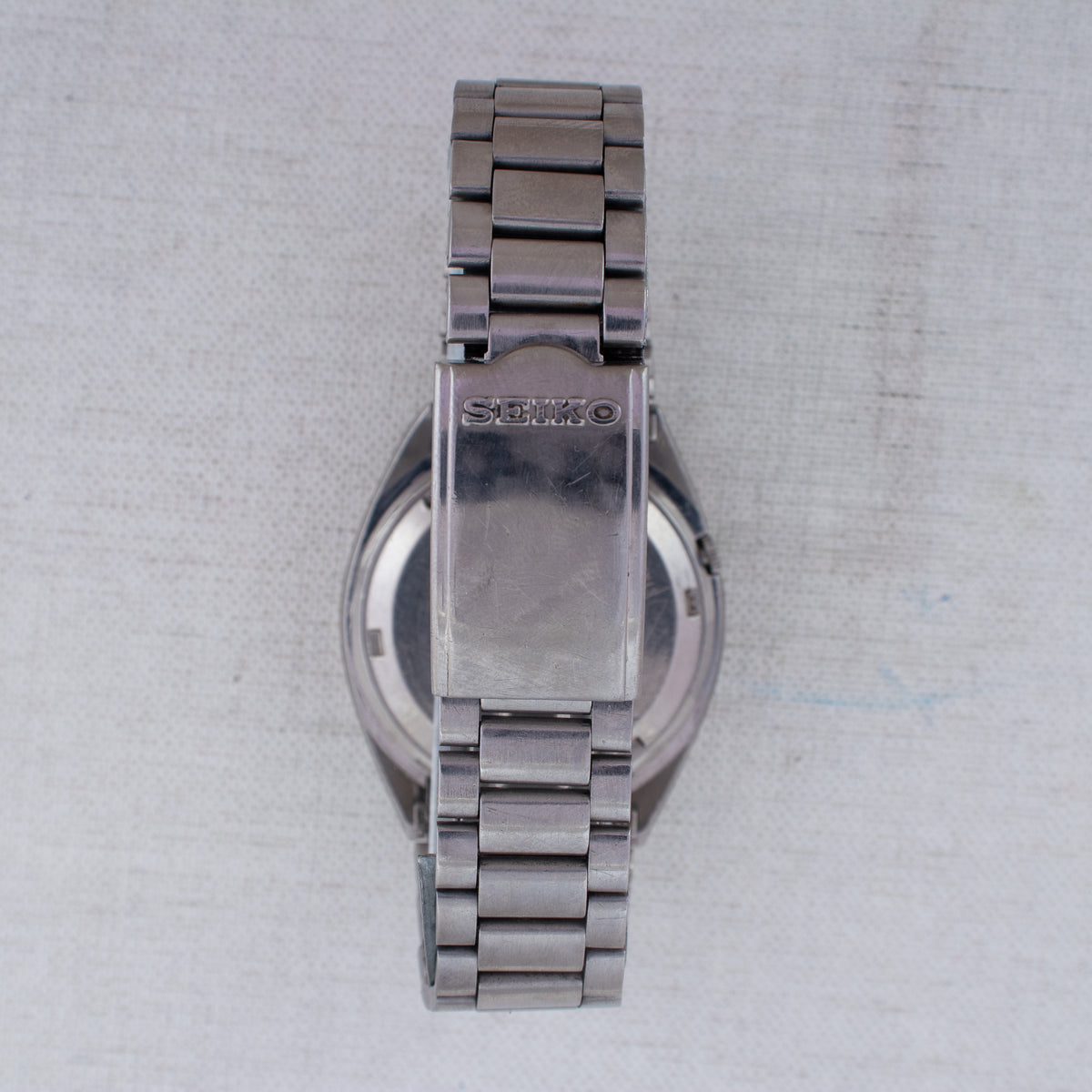 Vintage Seiko 5 7009-3040 Automatic 17J Black Dial Day Date Wristwatch
