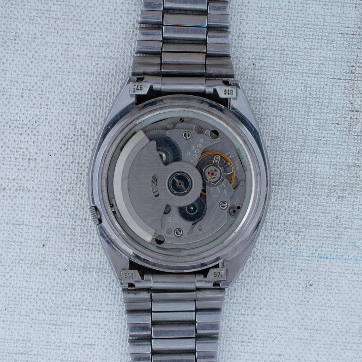 Vintage Seiko 5 7009-3040 Automatic 17J Black Dial Day Date Wristwatch