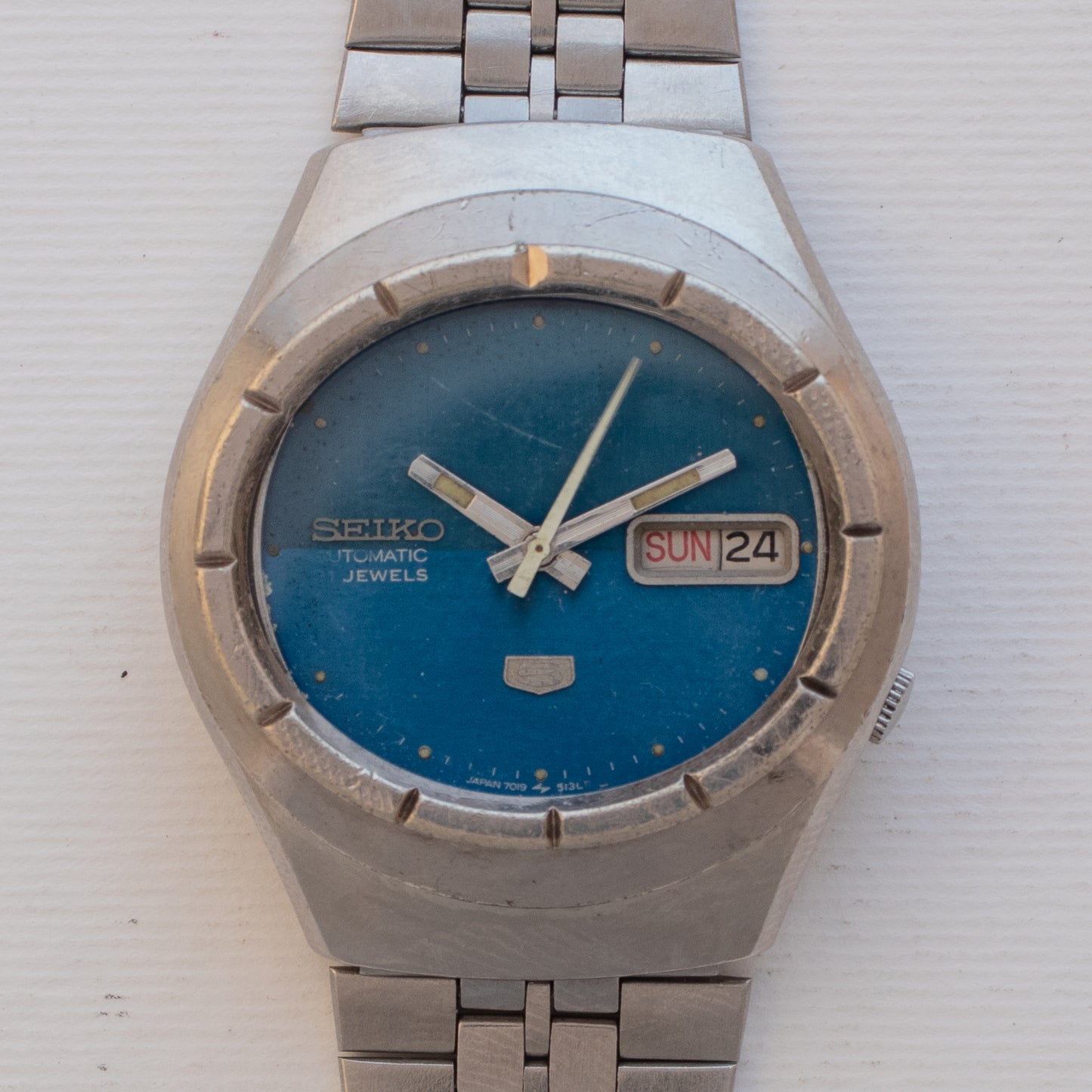 Rare Vintage Seiko 5 7009-8550 Automatic Men's Watch Blue Dial Oval Case Day Date
