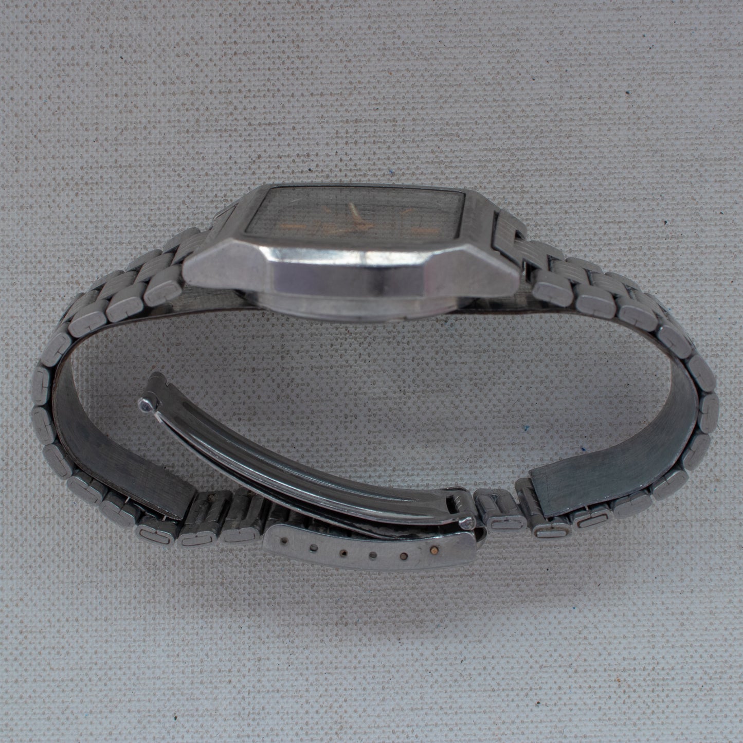 Rare Vintage Seiko 5 Auto 7009-5862 Diagonal lines Sunburst Silver Dial Watch