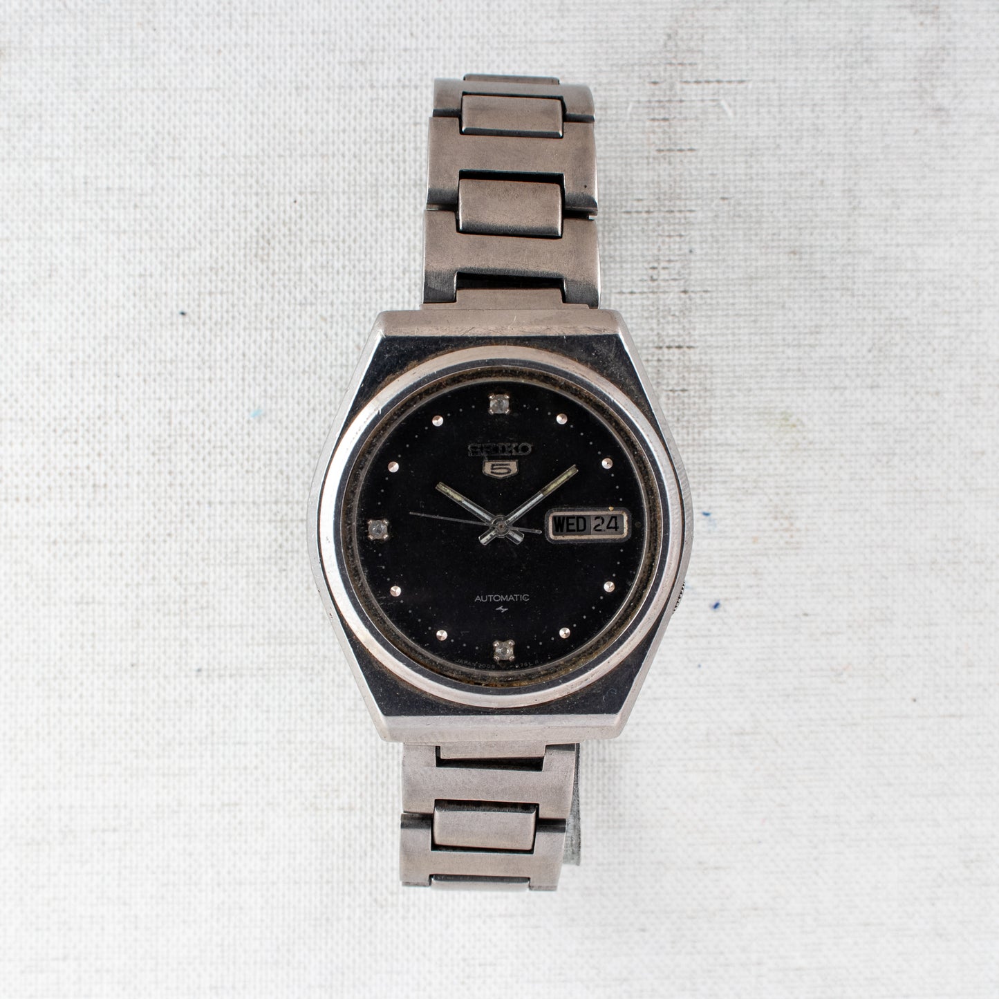 Rare Vintage Seiko 5 Auto 7009-8530 Watch | Black Dial Crystal Accents Day/Date