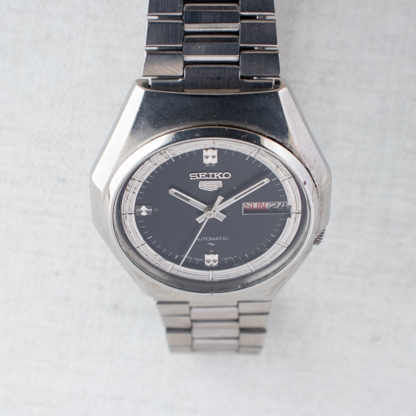 Seiko 5 Auto 7009-8830 Watch Black Dial Silver Accents Arabic/English Days