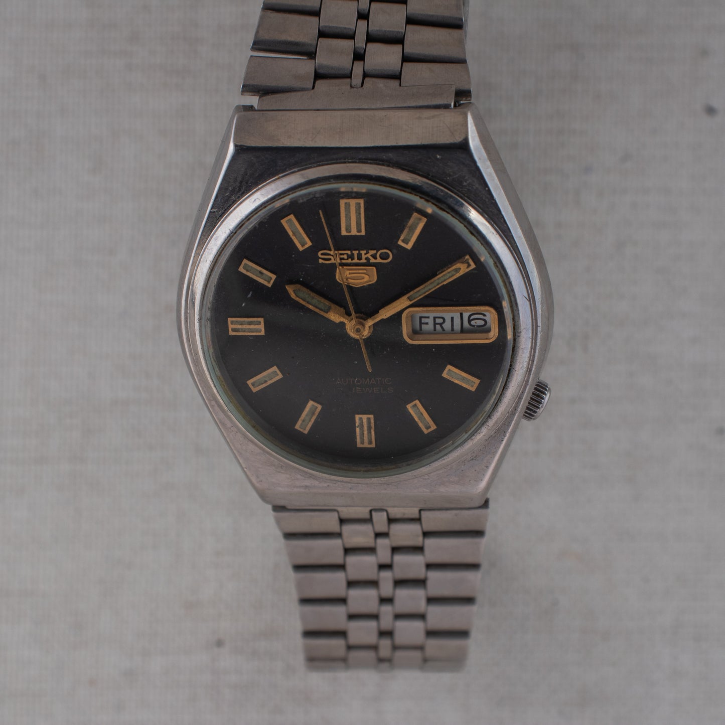 Seiko 5 Automatic 6309-8820 Black Dial Day/Date Gold Accents Vintage Men's Watch