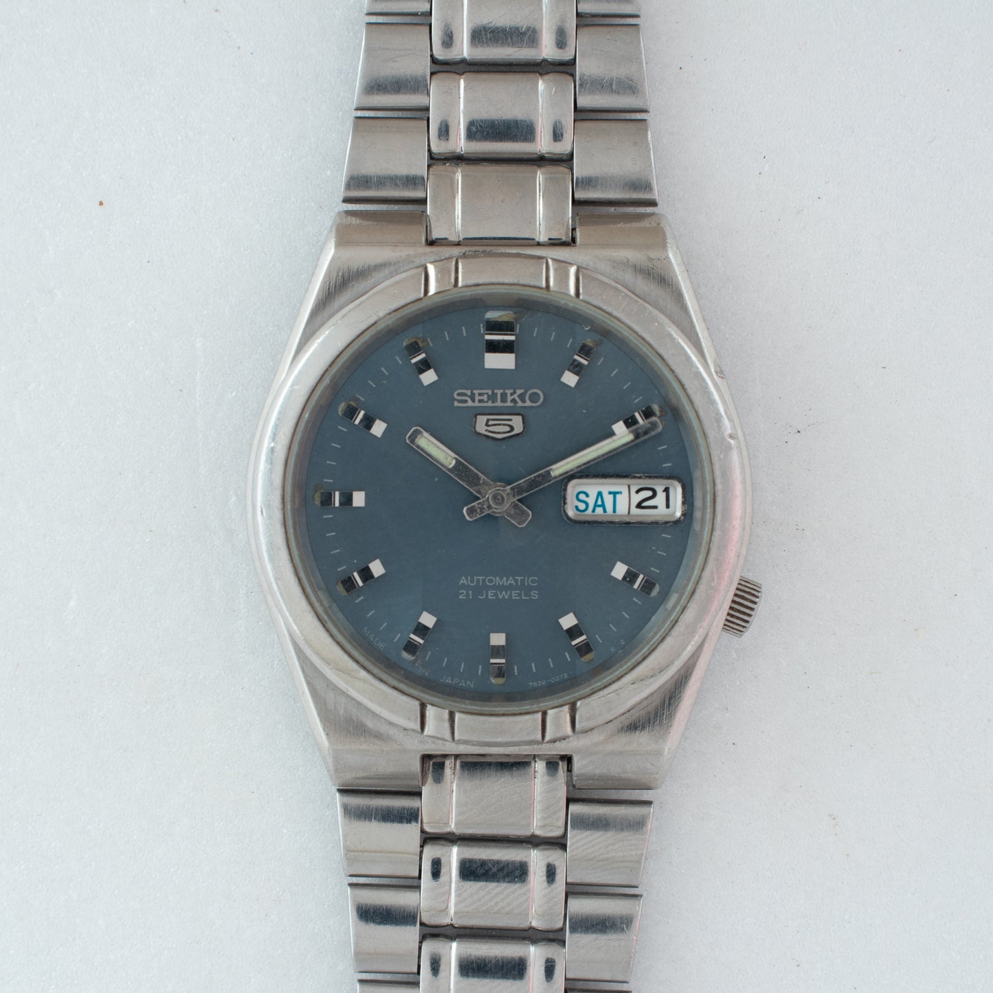 Seiko 5 Automatic 7S26-01H0 Blue Striped Dial Arabic/English Day Vintage Watch