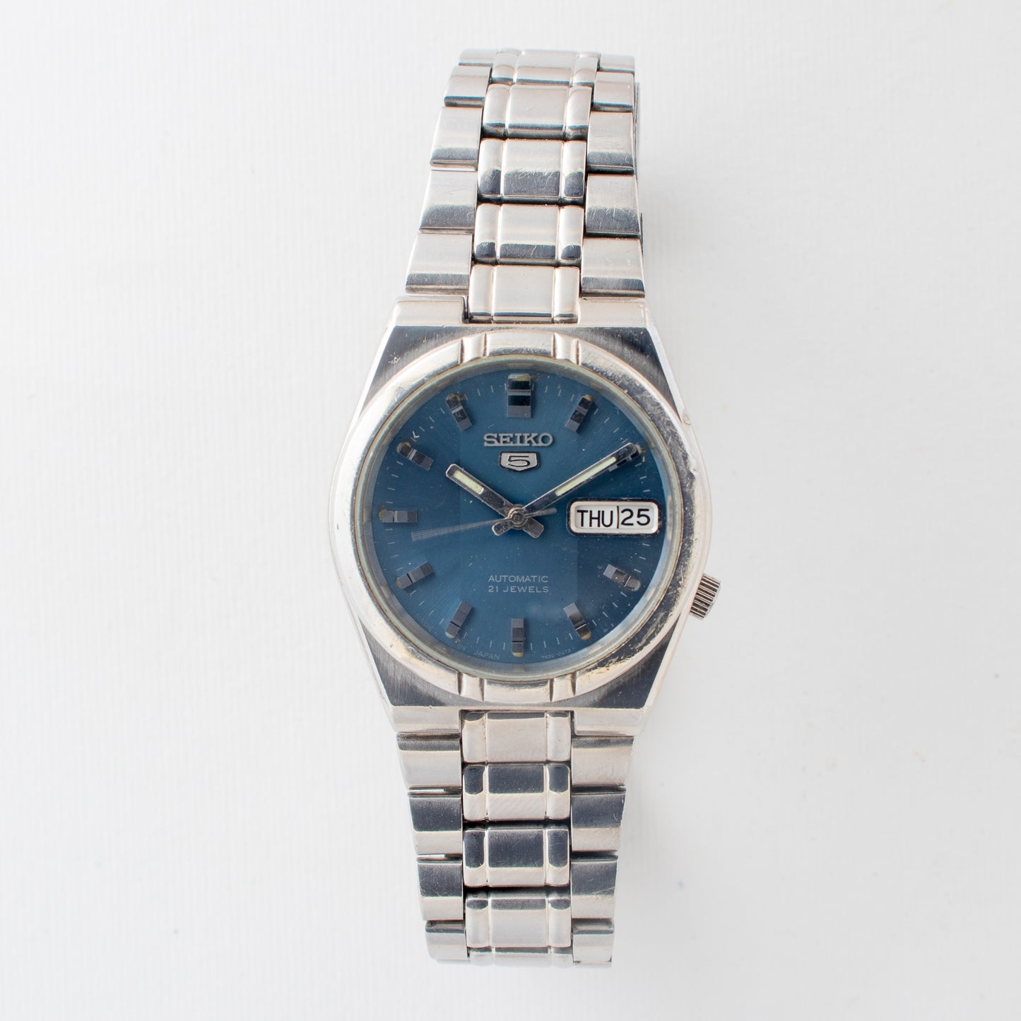 Seiko 5 Automatic 7S26-01H0 Blue Striped Dial Arabic/English Day Vintage Watch