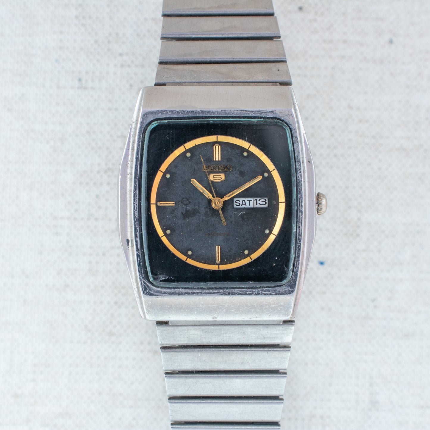 Vintage Seiko 5 Auto 2906-075A Unsex Watch Square TV Black Dial Gold Accents
