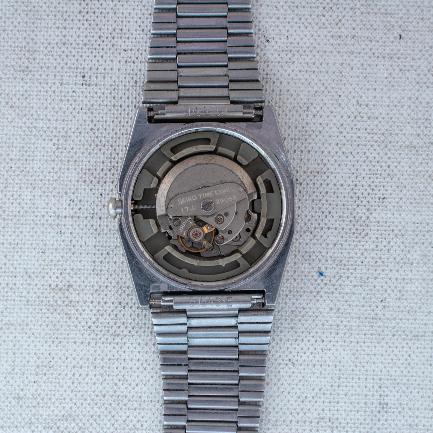 Vintage Seiko 5 Auto 2906-075A Unsex Watch Square TV Black Dial Gold Accents