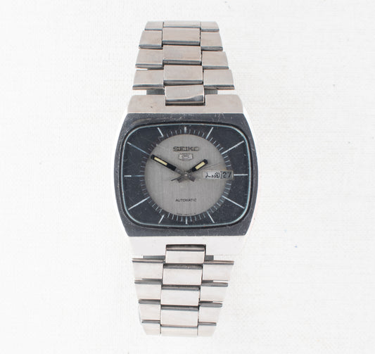 Vintage Seiko 5 Auto 6309-6010 Watch Texture Silver Black Dial Bilingual Day