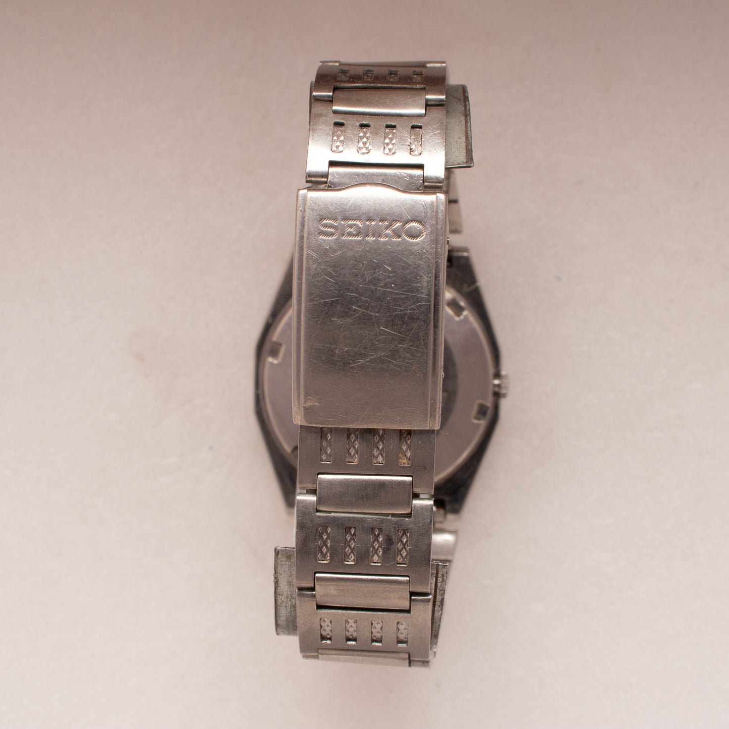 Vintage Seiko 5 Auto 6309-6200 Square Case Black Dial Gold Accents 1983 Watch