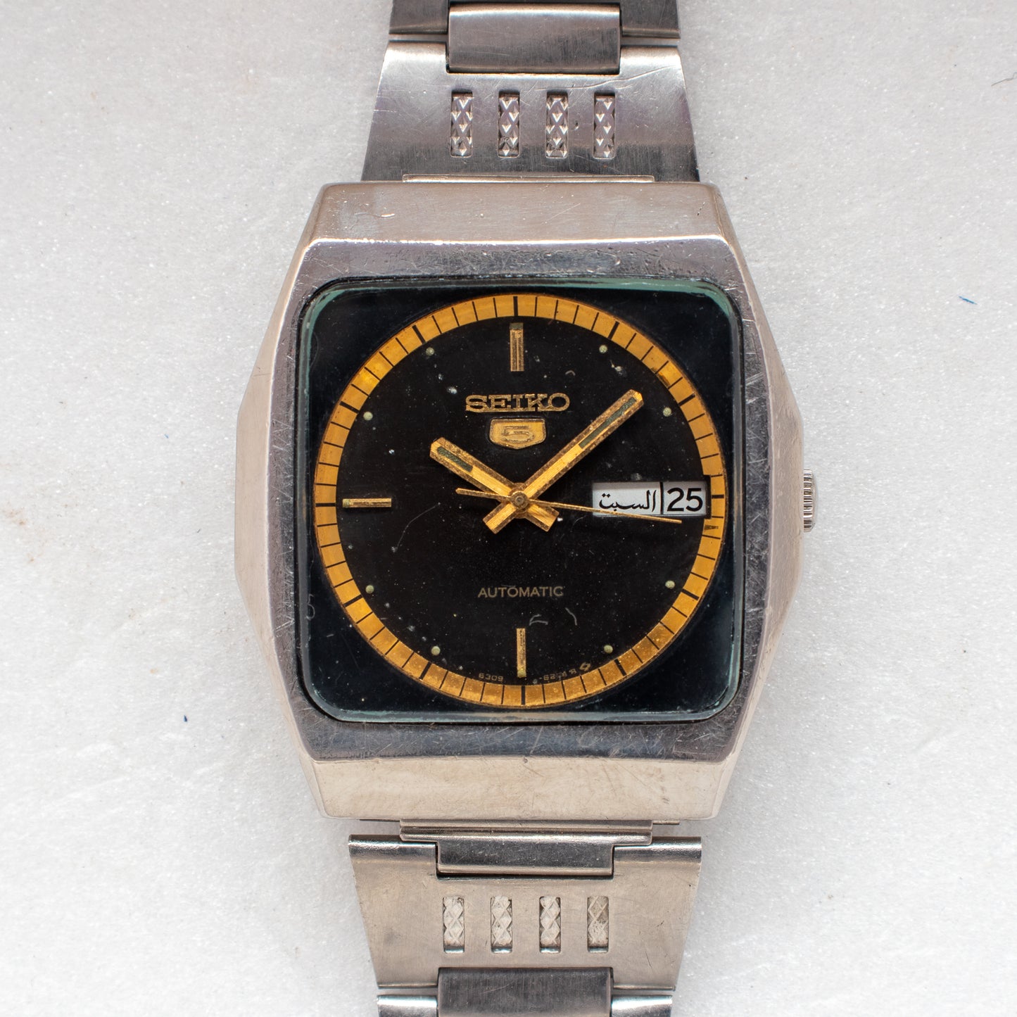 Vintage Seiko 5 Auto 6309-6200 Square Case Black Dial Gold Accents 1983 Watch