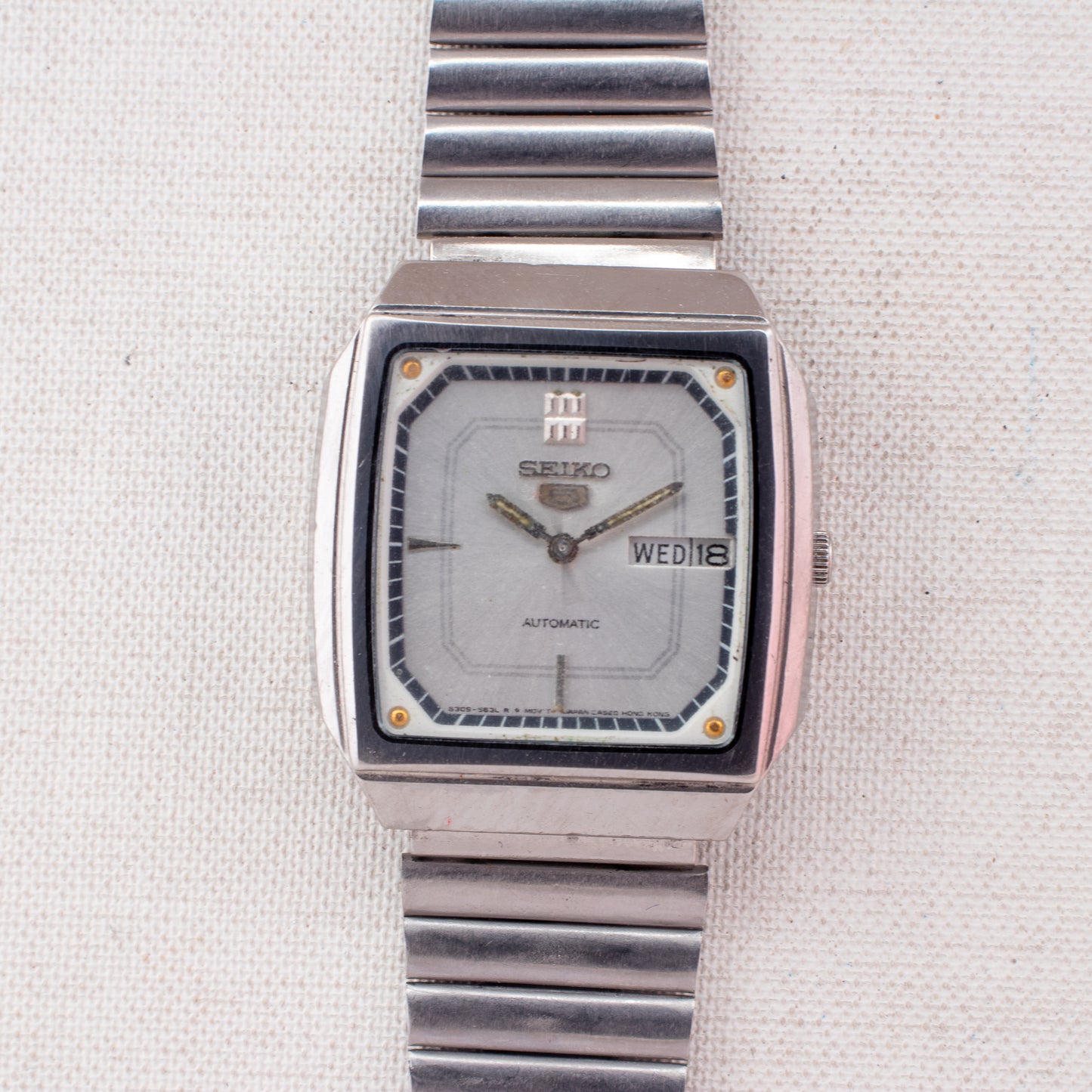 Vintage Seiko 5 Auto 6309-7320 Sunburst Silver Dial TV Case Day/Date Watch MINT