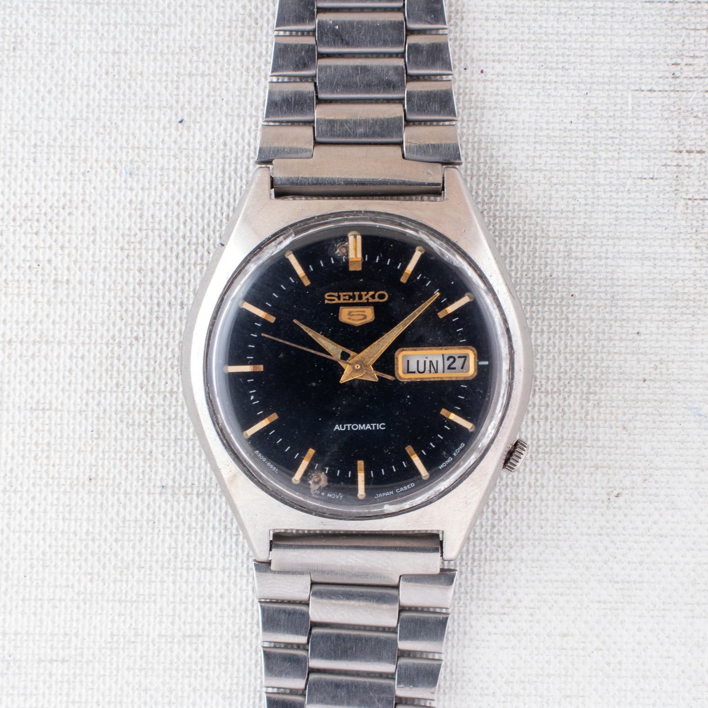 Vintage Seiko 5 Auto 6309-8670 Watch Black Dial Italian/English Day Gold Accents