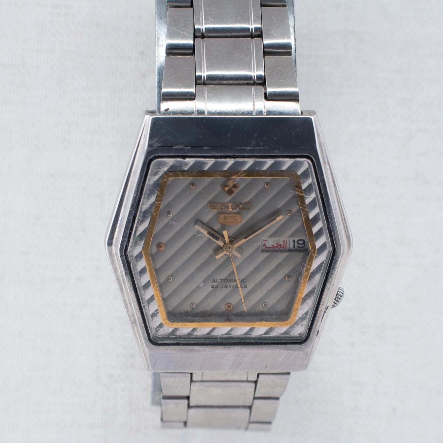 Vintage Seiko 5 Auto 6349-5420 Diagonal Striped Silver Dial Bilingual Day Watch