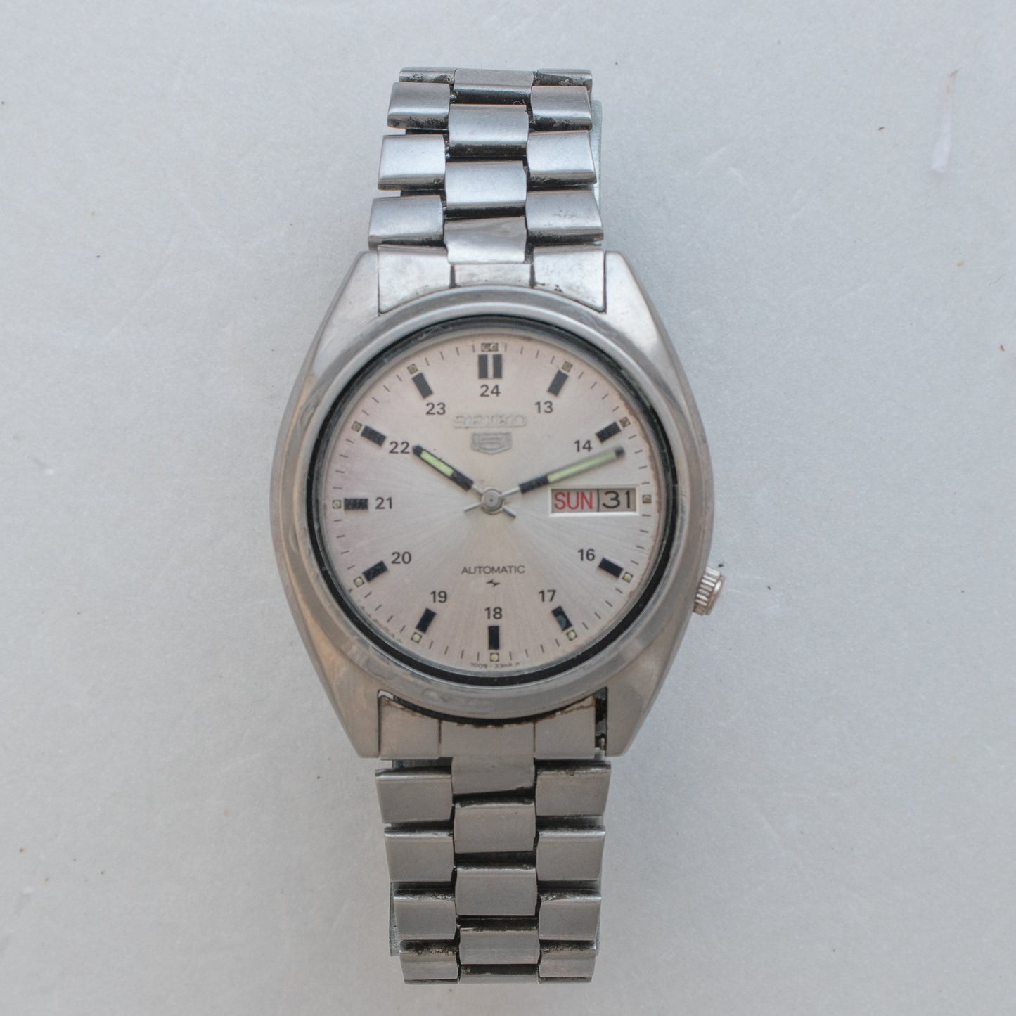 Vintage Seiko 5 Auto 7009-4040 Silver Military Dial Arabic/English Day Men Watch