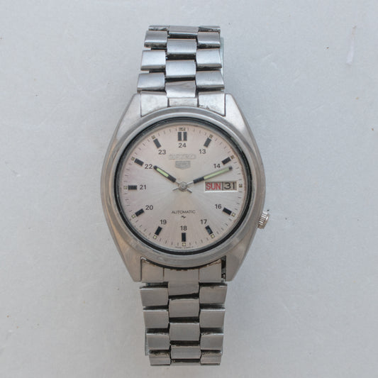 Vintage Seiko 5 Auto 7009-4040 Silver Military Dial Arabic/English Day Men Watch