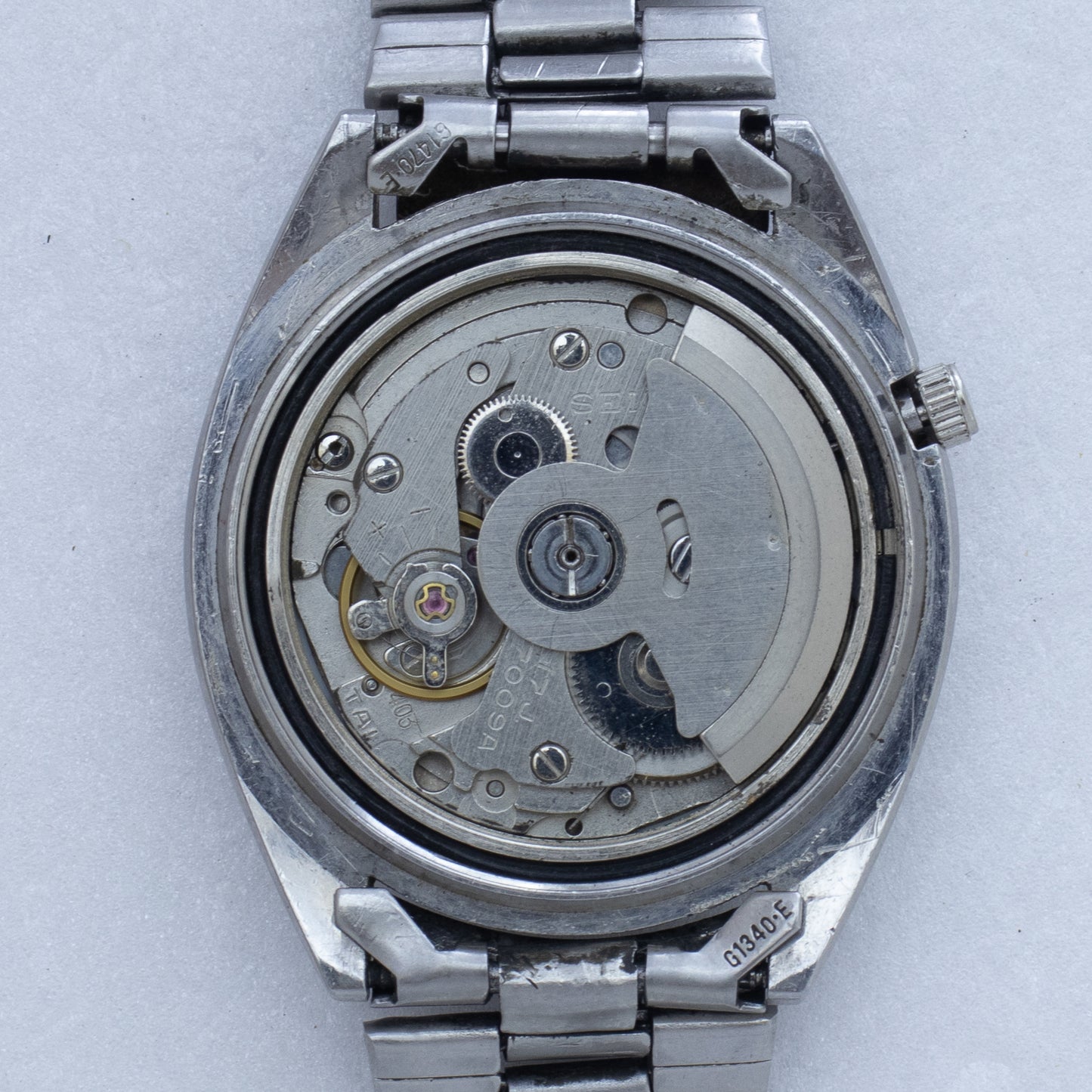 Vintage Seiko 5 Auto 7009-4040 Silver Military Dial Arabic/English Day Men Watch