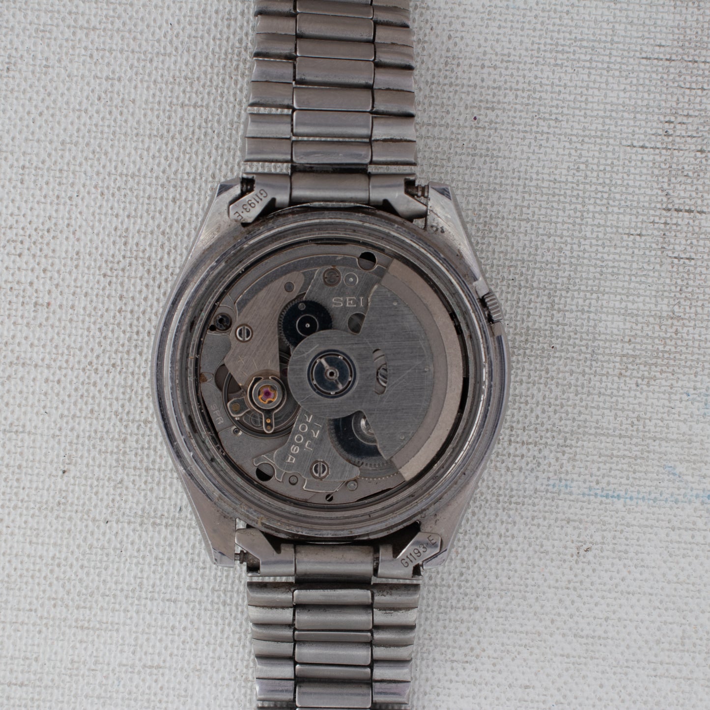 Vintage Seiko 5 Auto 7009-4040 Watch Black Dial Gold Accents Arabic English Day